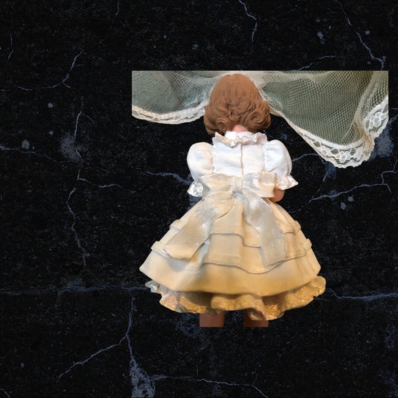 Madame Alexander First Holy Communion Girl Statuette, Cake Topper, Collectible - Picture 7 of 11